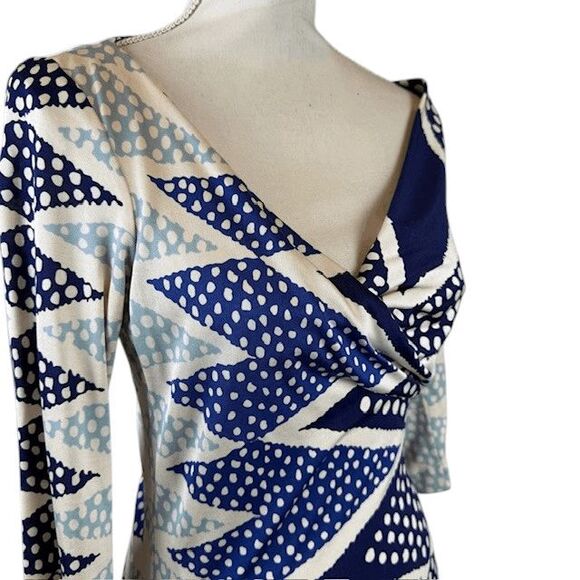 Diane Von Furstenberg Evrin Silk Jersey Pullover Dress Blue White Print Size 6 - Picture 2 of 10
